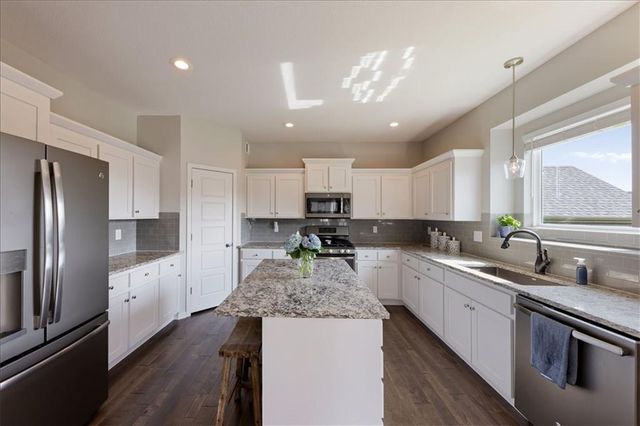 390 N Cedar Hills Street, Olathe, KS 66061