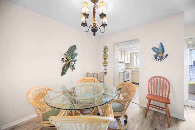 100 Shore Court 104, North Palm Beach, FL 33408