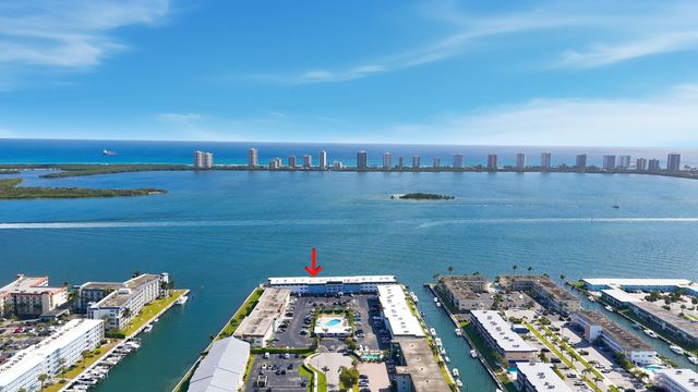100 Shore Court 104, North Palm Beach, FL 33408