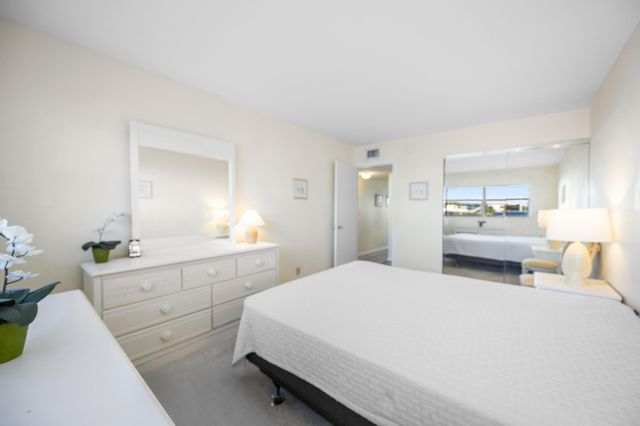 100 Shore Court 104, North Palm Beach, FL 33408