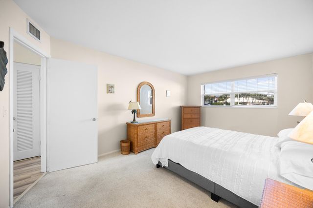 100 Shore Court 104, North Palm Beach, FL 33408