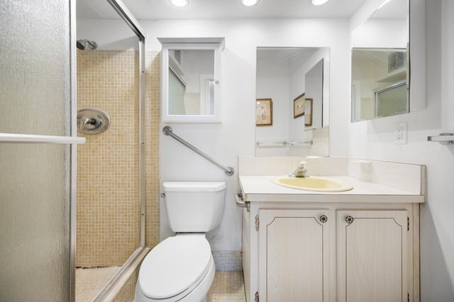 100 Shore Court 104, North Palm Beach, FL 33408