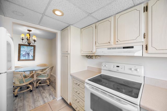 100 Shore Court 104, North Palm Beach, FL 33408