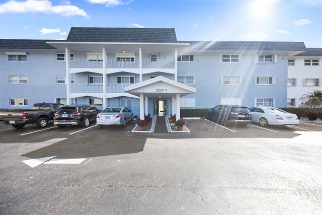 100 Shore Court 104, North Palm Beach, FL 33408