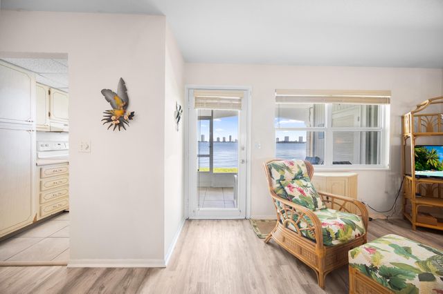 100 Shore Court 104, North Palm Beach, FL 33408