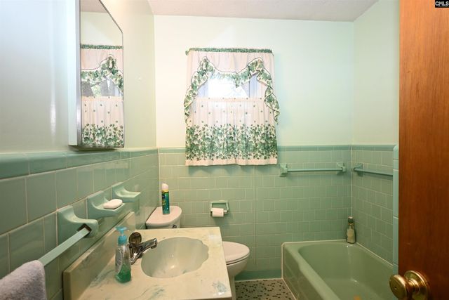 2015 Stratford Road, Cayce, SC 29033