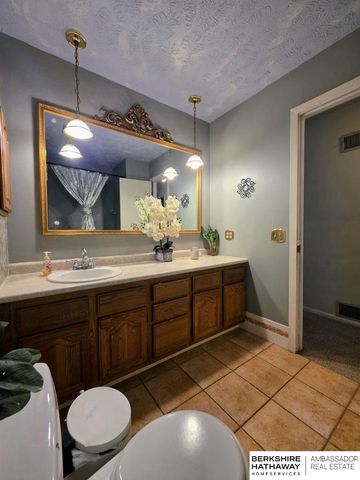5629 S 140 Avenue, Omaha, NE 68137