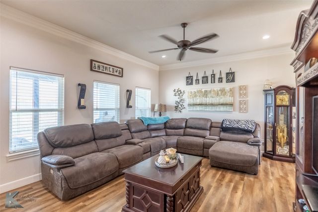 240 Newhouse Dr, Abilene, TX 79606