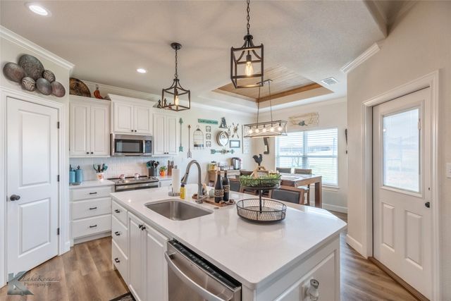 240 Newhouse Dr, Abilene, TX 79606