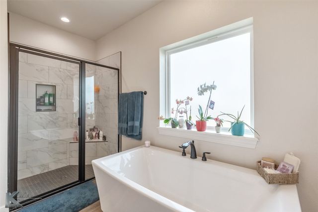 240 Newhouse Dr, Abilene, TX 79606