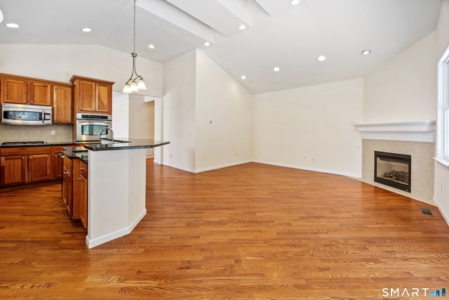 9 Lakeview Rise 9, Beacon Falls, CT 06403