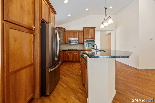 9 Lakeview Rise 9, Beacon Falls, CT 06403