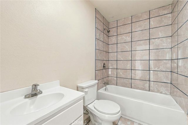 2019 105th Street, Los Angeles, CA 90002