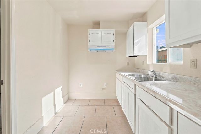 2019 105th Street, Los Angeles, CA 90002