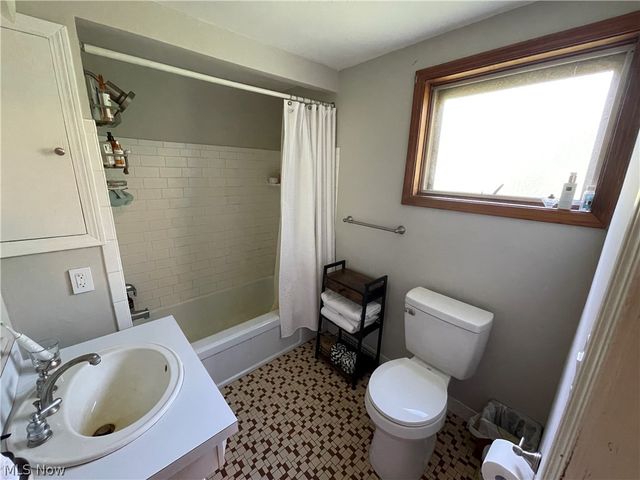 4890 Brainard Road, Orange Village, OH 44022