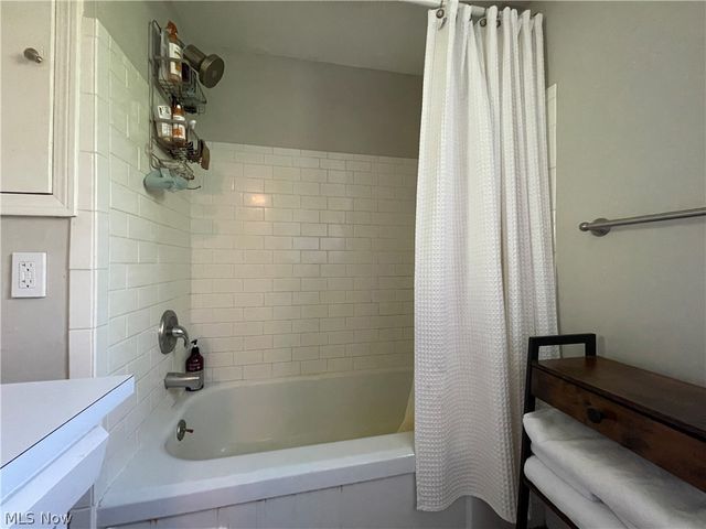 4890 Brainard Road, Orange Village, OH 44022