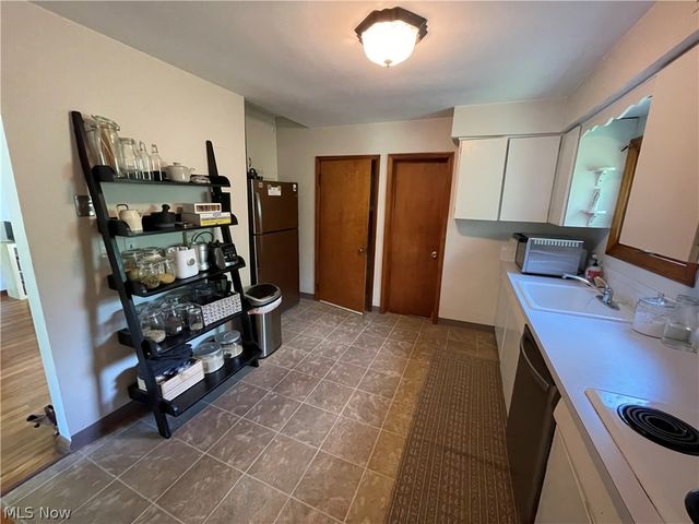 4890 Brainard Road, Orange Village, OH 44022