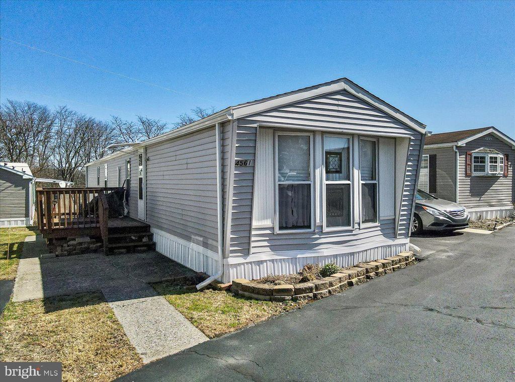 4561 HOMESTEAD DR, Coplay, PA 18037