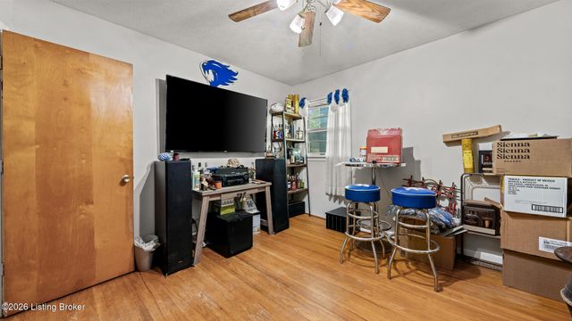 4912 Cedar Brook Ct, Louisville, KY 40219