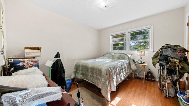 4912 Cedar Brook Ct, Louisville, KY 40219