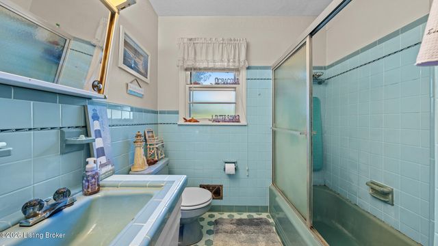 4912 Cedar Brook Ct, Louisville, KY 40219