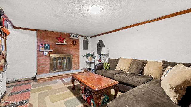 4912 Cedar Brook Ct, Louisville, KY 40219