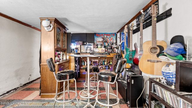 4912 Cedar Brook Ct, Louisville, KY 40219