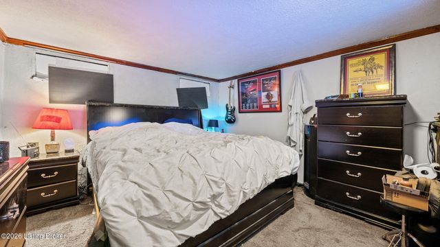 4912 Cedar Brook Ct, Louisville, KY 40219