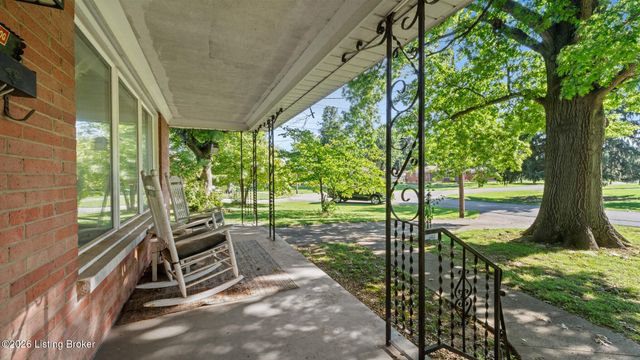 4912 Cedar Brook Ct, Louisville, KY 40219