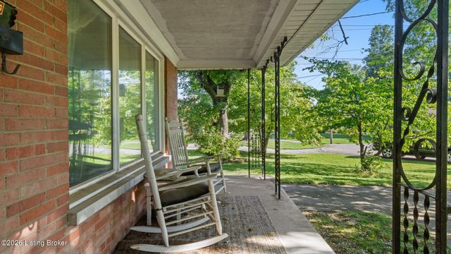4912 Cedar Brook Ct, Louisville, KY 40219