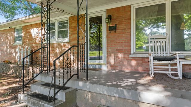 4912 Cedar Brook Ct, Louisville, KY 40219