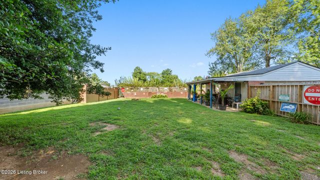 4912 Cedar Brook Ct, Louisville, KY 40219