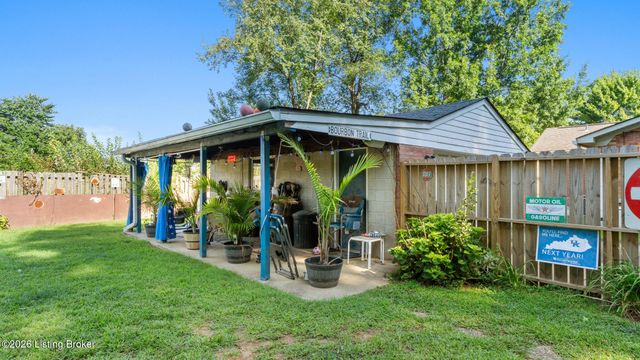 4912 Cedar Brook Ct, Louisville, KY 40219