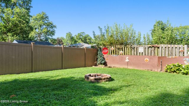4912 Cedar Brook Ct, Louisville, KY 40219