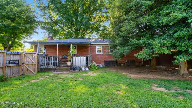 4912 Cedar Brook Ct, Louisville, KY 40219