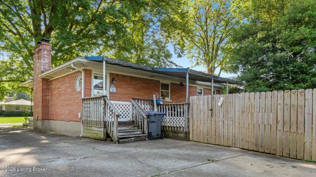 4912 Cedar Brook Ct, Louisville, KY 40219