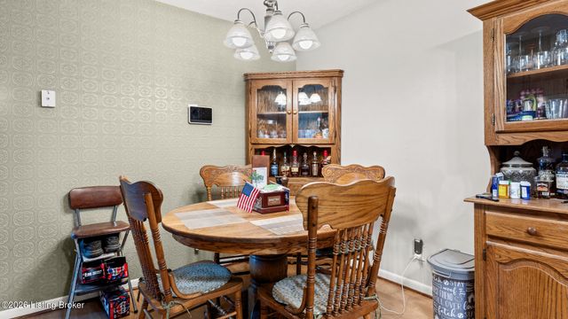 4912 Cedar Brook Ct, Louisville, KY 40219