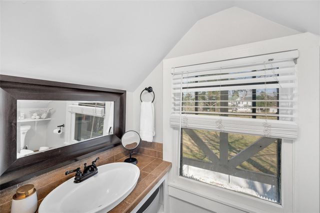 10152 Fm 949, Cat Spring, TX 78933