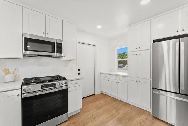 2665 Luna, San Diego, CA 92117