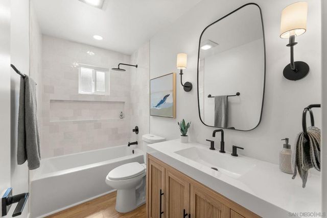 2665 Luna, San Diego, CA 92117