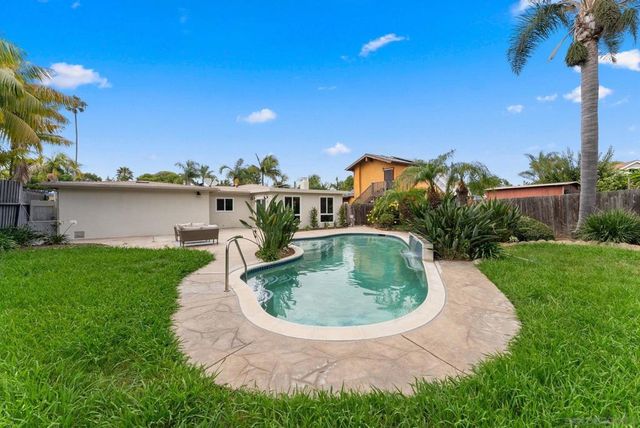 2665 Luna, San Diego, CA 92117