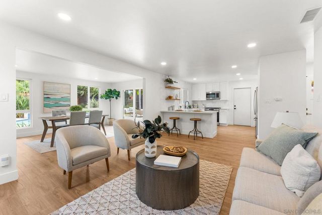 2665 Luna, San Diego, CA 92117