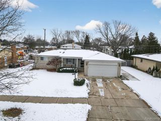 16224 Terra Bella Street, Clinton Township, MI 48038