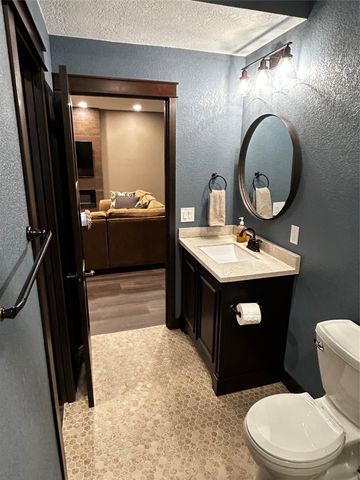 909 W Trace Drive, Polk City, IA 50226