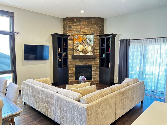 909 W Trace Drive, Polk City, IA 50226