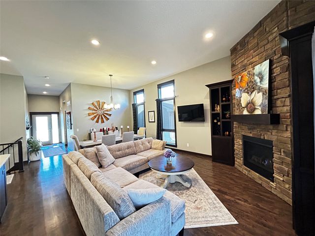 909 W Trace Drive, Polk City, IA 50226