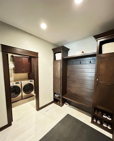 909 W Trace Drive, Polk City, IA 50226