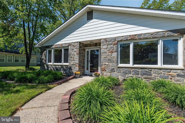 417 MONMOUTH DR, Cherry Hill, NJ 08002