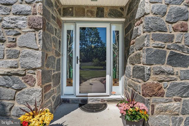 417 MONMOUTH DR, Cherry Hill, NJ 08002