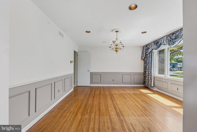 417 MONMOUTH DR, Cherry Hill, NJ 08002